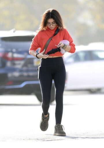 Sarah Hyland Out Shopping Los Angeles