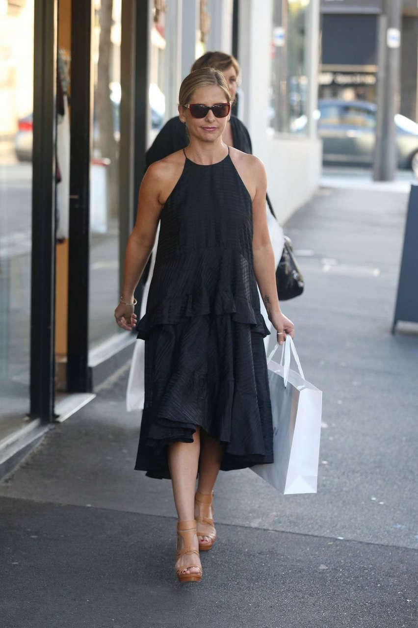 Sarah Michelle Gellar Out Shopping Chapel Street Melbourne