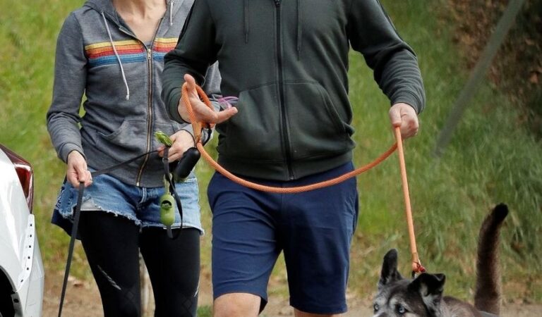 Sarah Silverman And Rory Albanese Out With Their Dogs Los Feliz (7 photos)