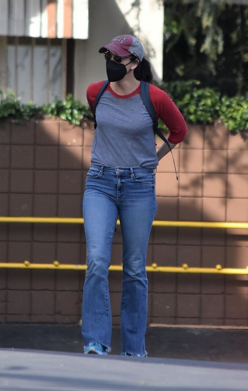 Sarah Silverman Out Shopping Groceries Studio City