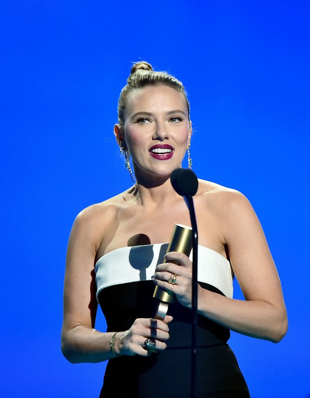 Scarlett Johansson 47th People S Choice Awards Santa Monica