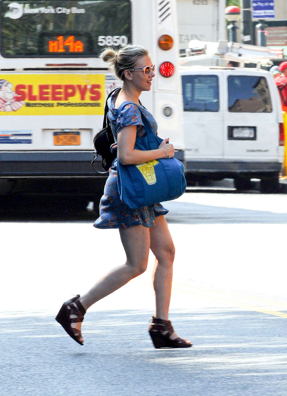 Scarlett Johansson Leggy Candids Out About New York