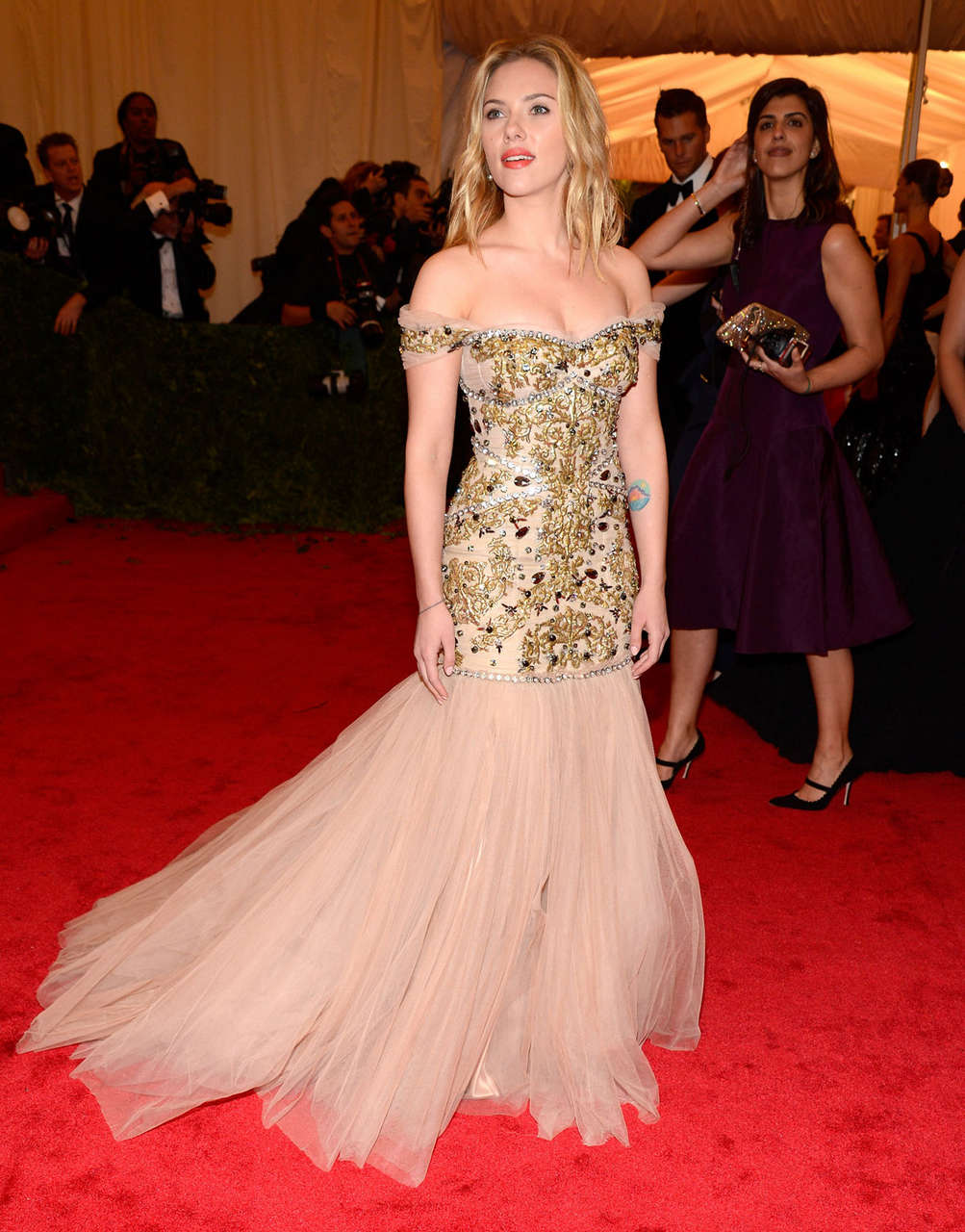 Scarlett Johansson Metropolitan Museum Arts Costume Gala 2012 New York