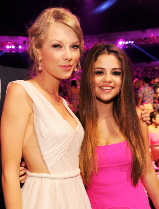 Selena Gomez 2012 Teen Choice Awards Universal City