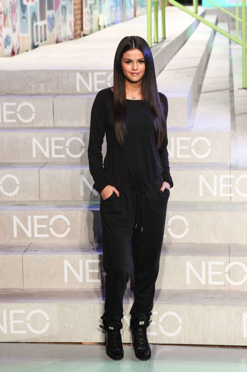 Selena Gomez 2014 Adidas Neo Fashion Show New York