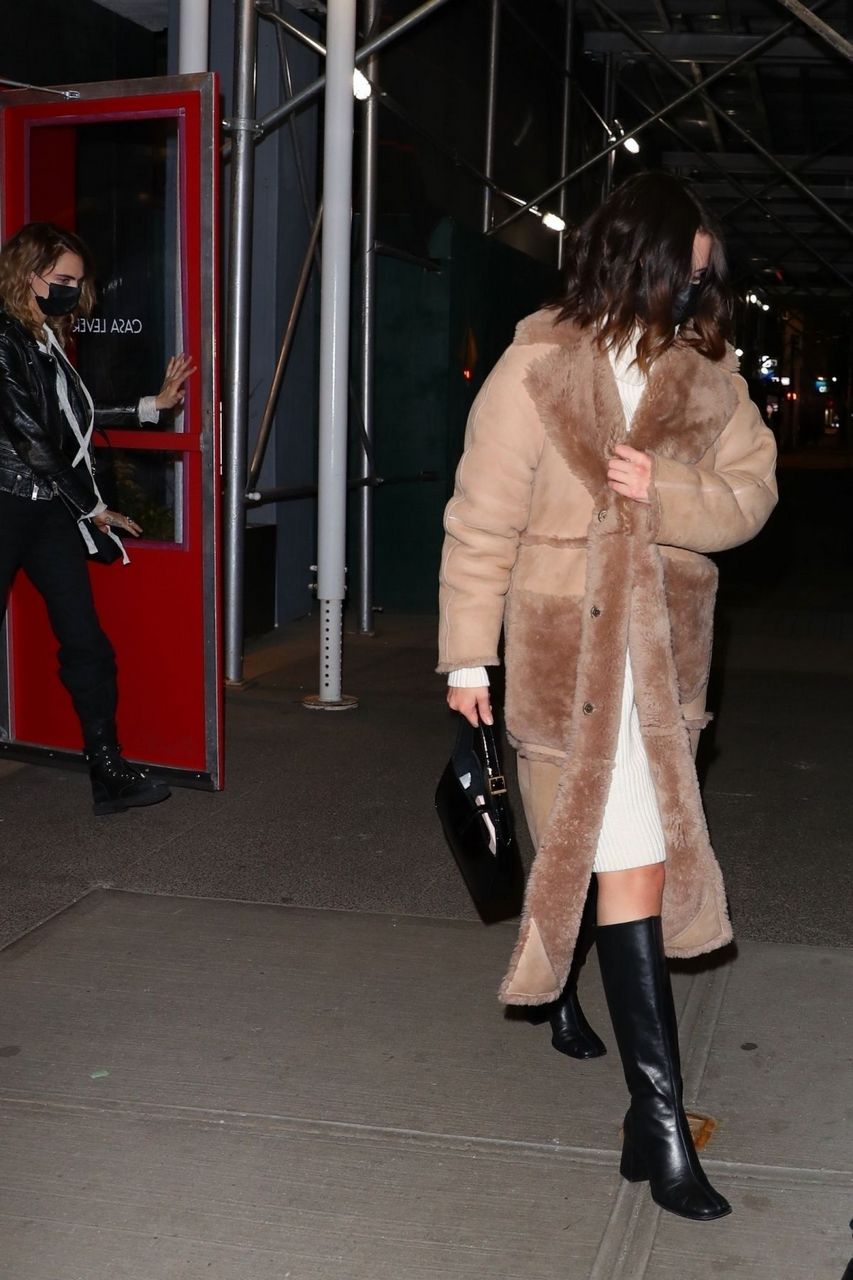 Selena Gomez And Cara Delevingne Out For Dinner Casa Lever New York