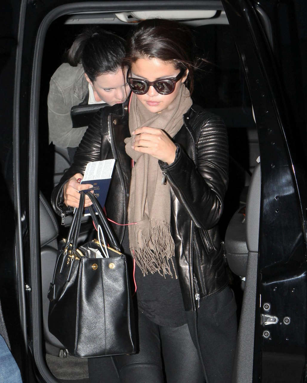 Selena Gomez Arrives Los Angeles Inernational Airport