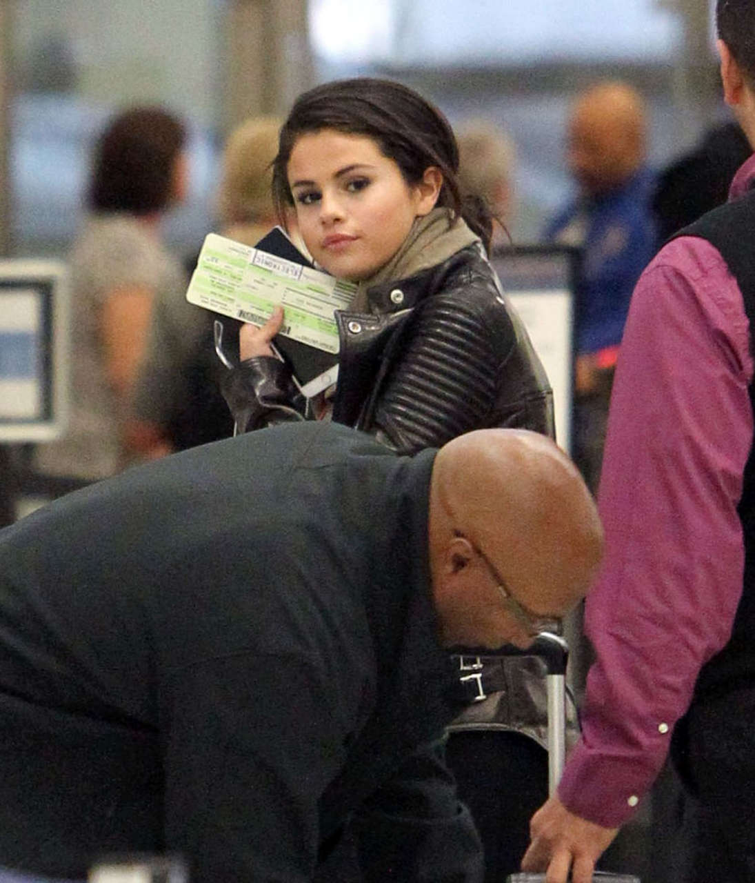 Selena Gomez Arrives Los Angeles Inernational Airport