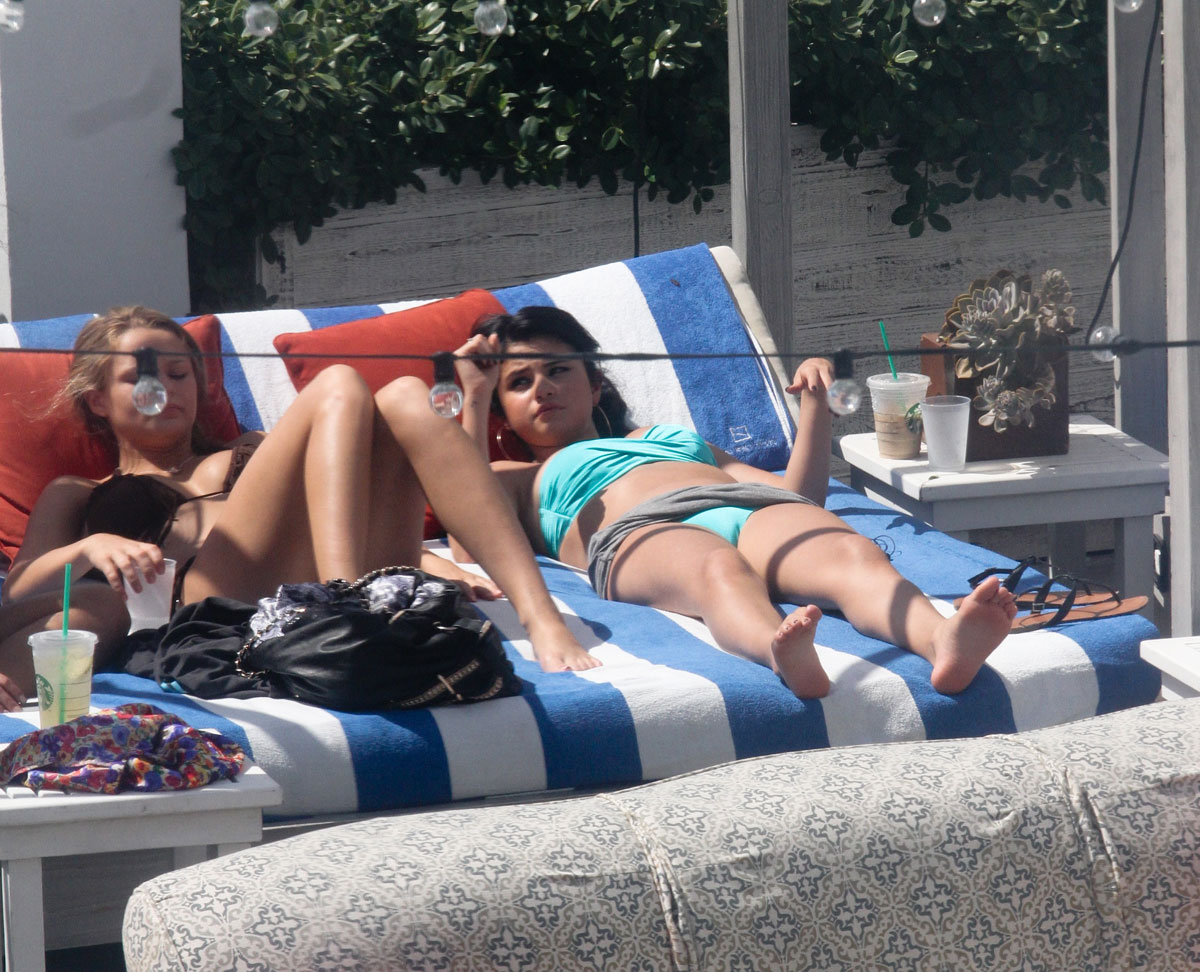 Selena Gomez Bikini Pool Miami