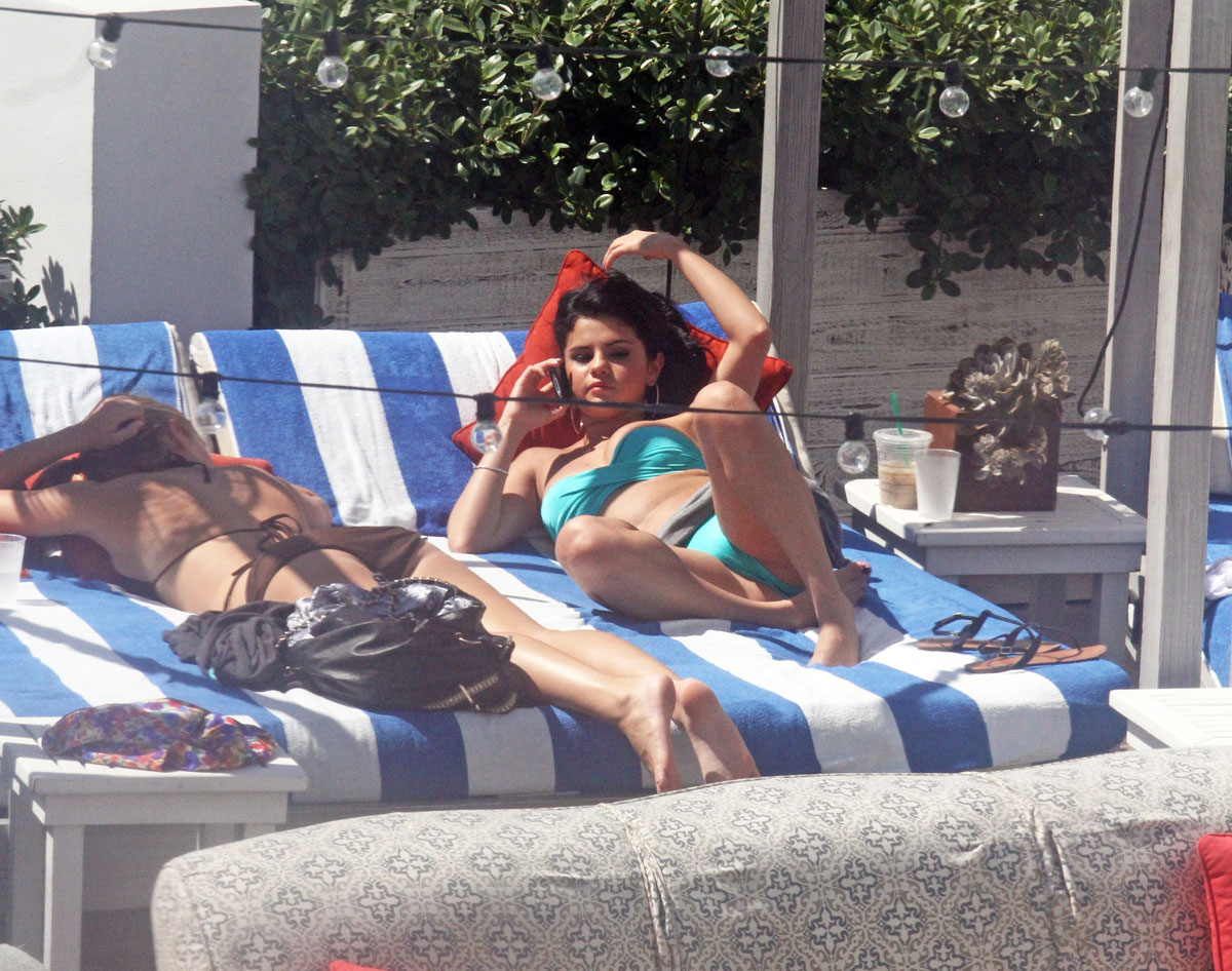 Selena Gomez Bikini Pool Miami