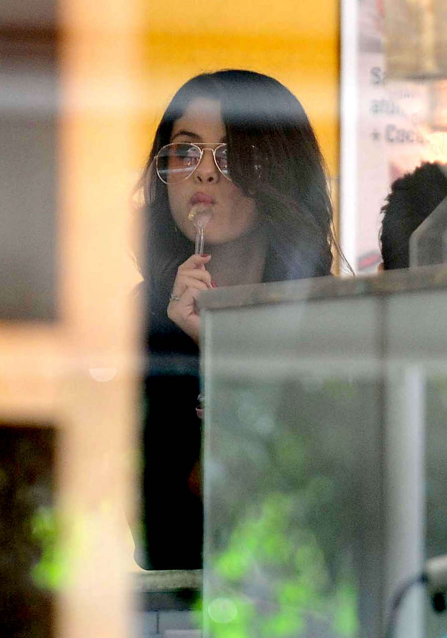 Selena Gomez Goes Out For Ice Cream Buenos Aires