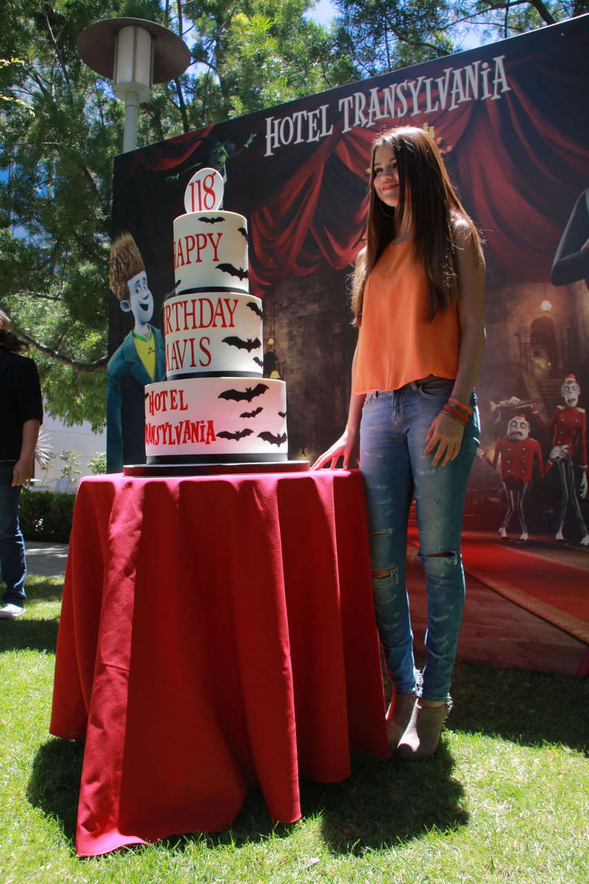 Selena Gomez Hotel Transyvania Promotional Event Culiver City