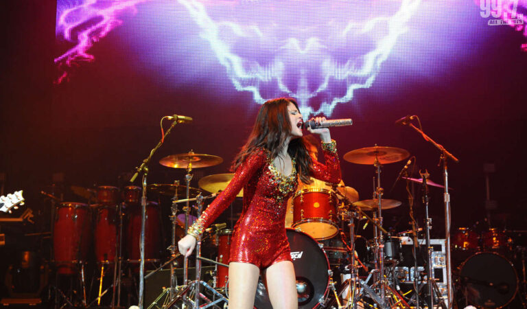 Selena Gomez Performs 99 7 Triple Ho Show San Jose (38 photos)