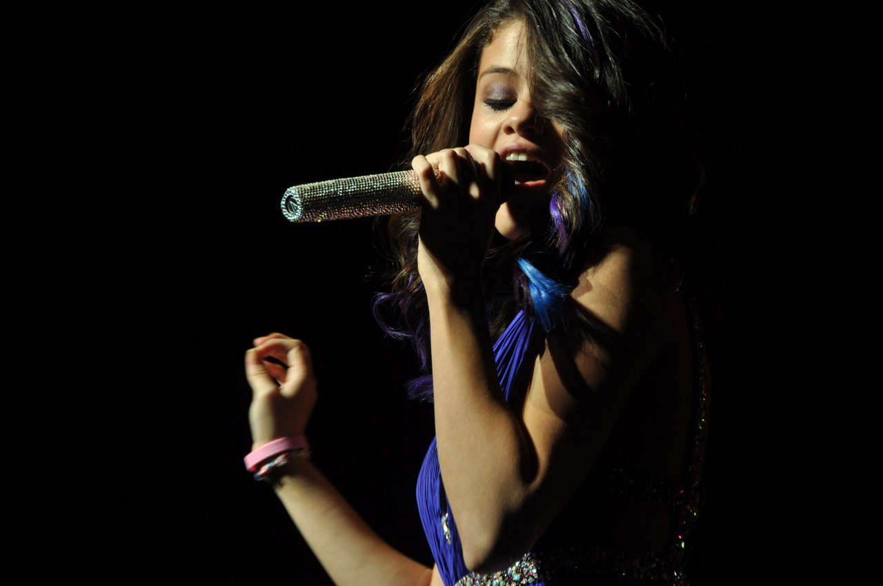 Selena Gomez Performs Puerto Rico Coliseum Puerto Rico
