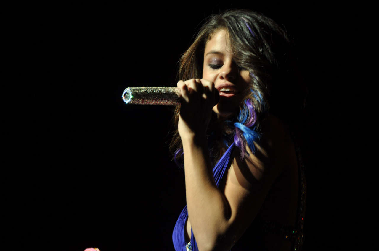 Selena Gomez Performs Puerto Rico Coliseum Puerto Rico