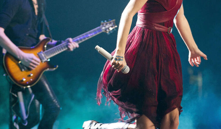 Selena Gomez Taylor Swift Live Madison Square Garden (36 photos)
