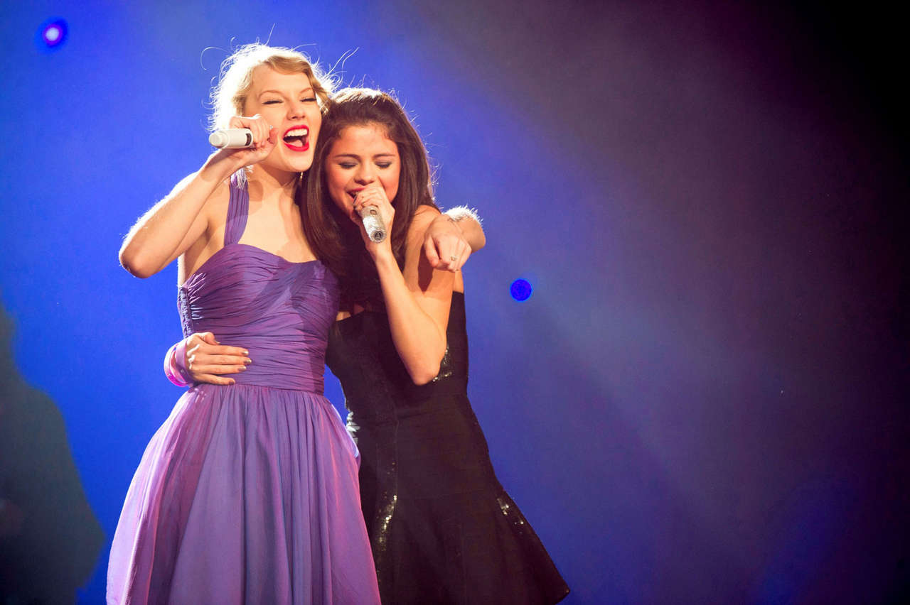 Selena Gomez Taylor Swift Live Madison Square Garden