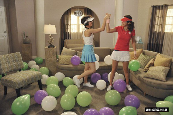 Selena Gomez Xbox 360 Kinect Console Promos (12 photos)