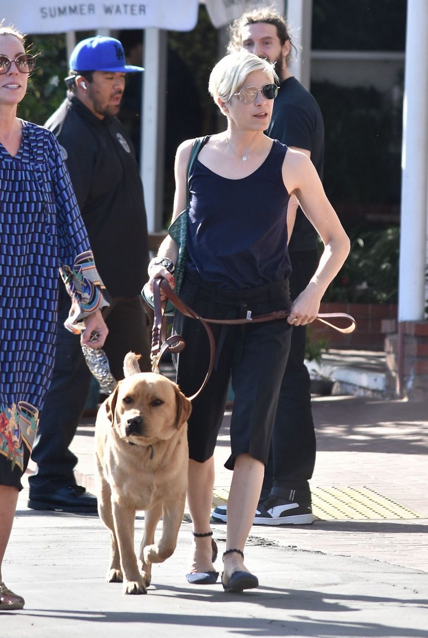 Selma Blair Out For Lunch With Her Service Dog Los Angeles