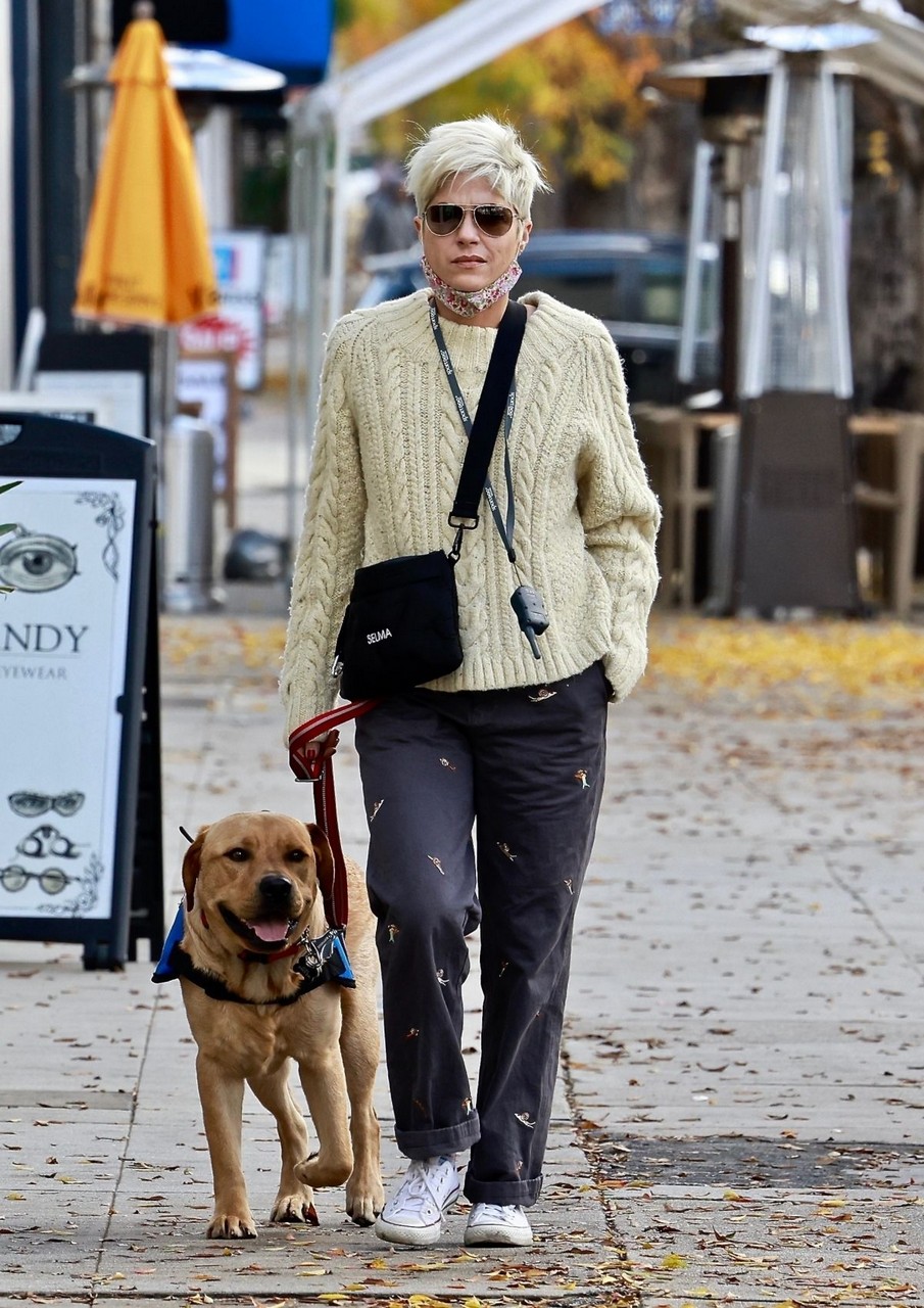 Selma Blair Out With Her Dog Studio City