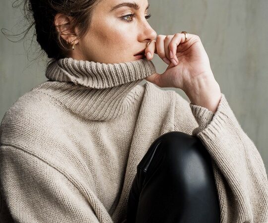 Shailene Woodley By Valerie Chiang Wwd May (4 photos)