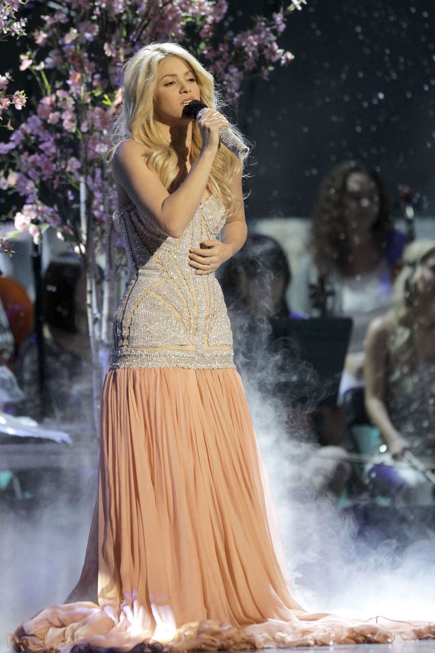 Shakira Performs 12th Annual Latin Grammy Awards Las Vegas