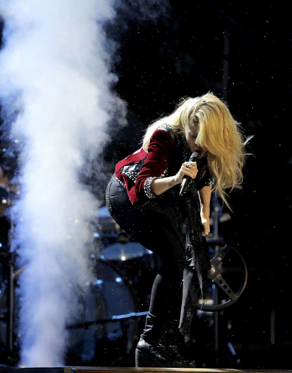 Shakira Performs 12th Annual Latin Grammy Awards Las Vegas