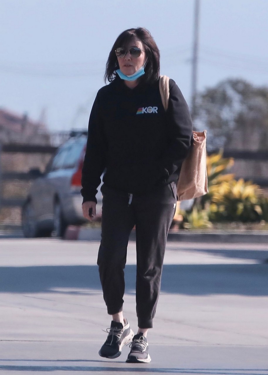 Shannen Doherty Out Shopping With Her Mom Rosa Malibu