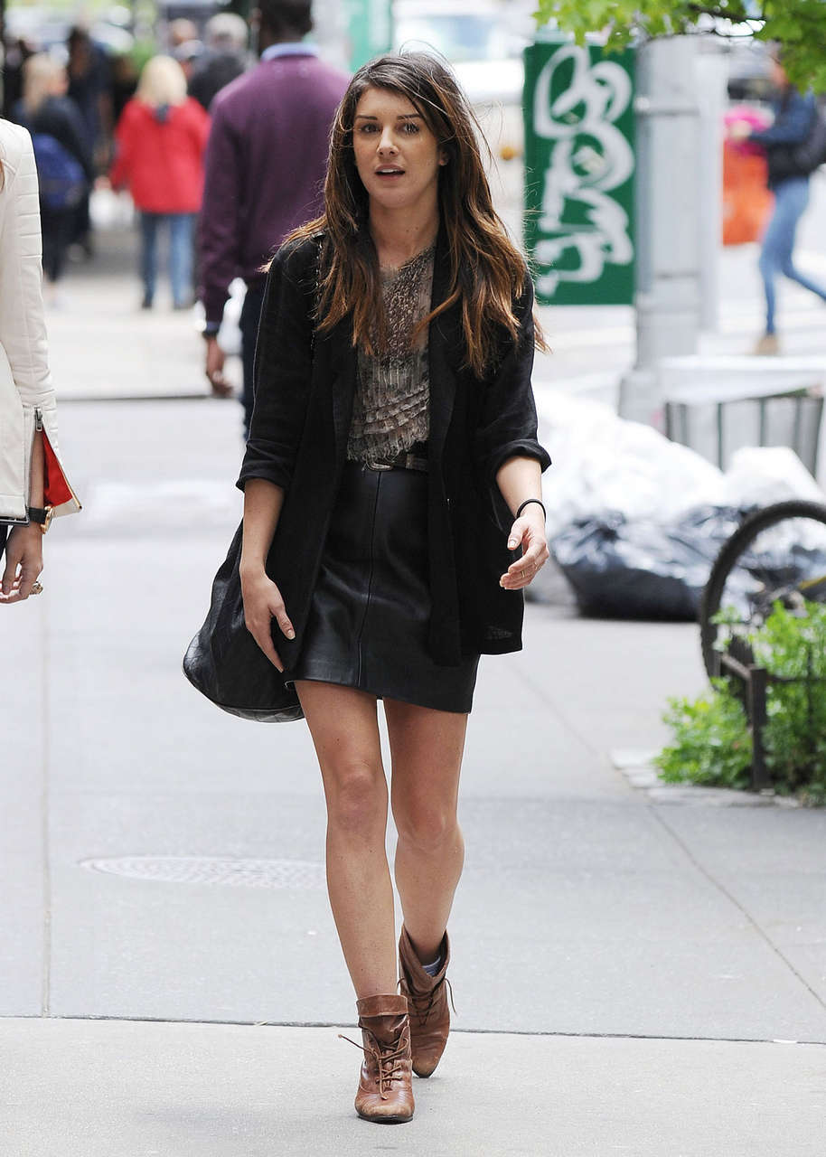 Shenae Grimes Out About Soho