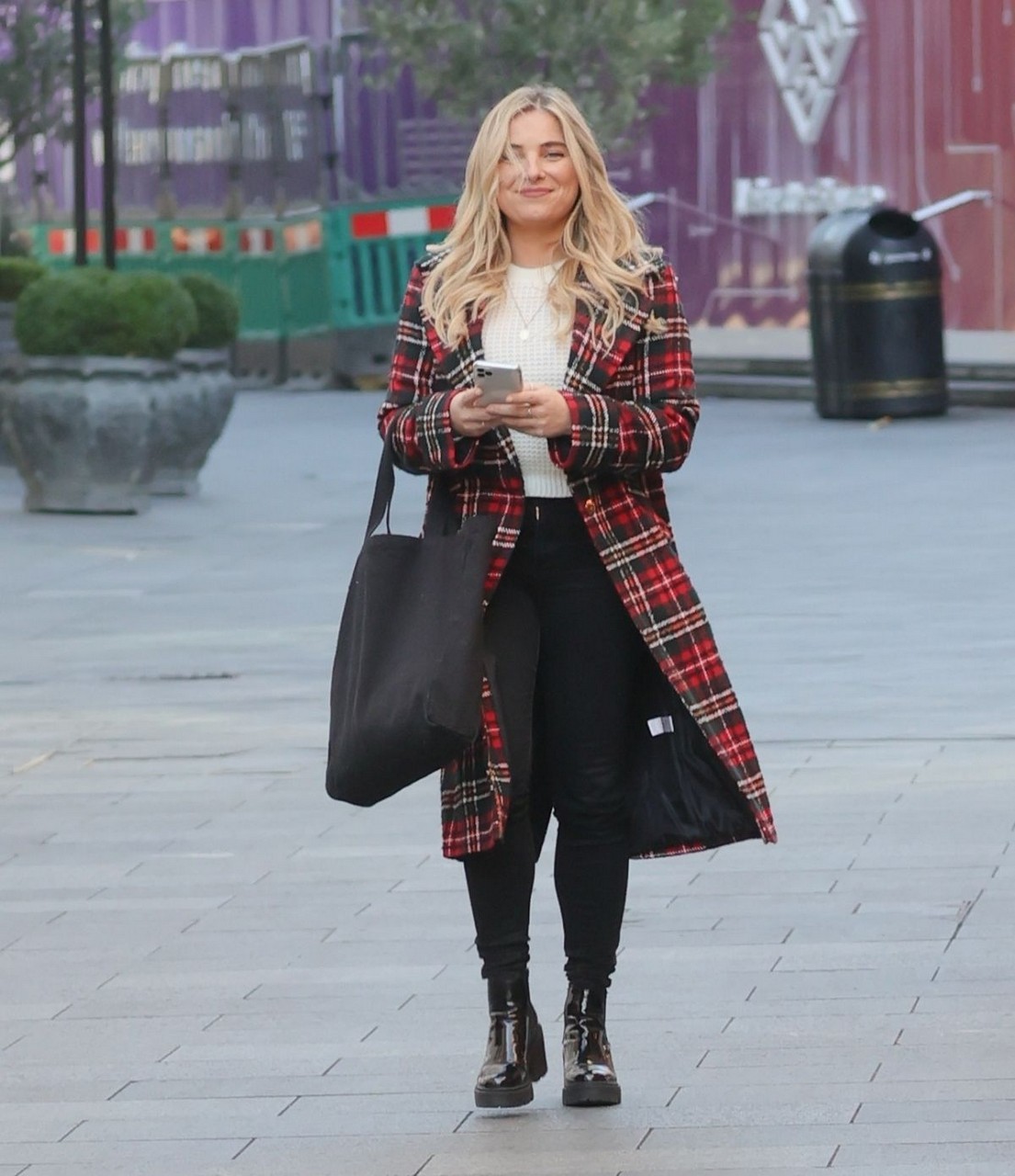 Sian Welby Out About London