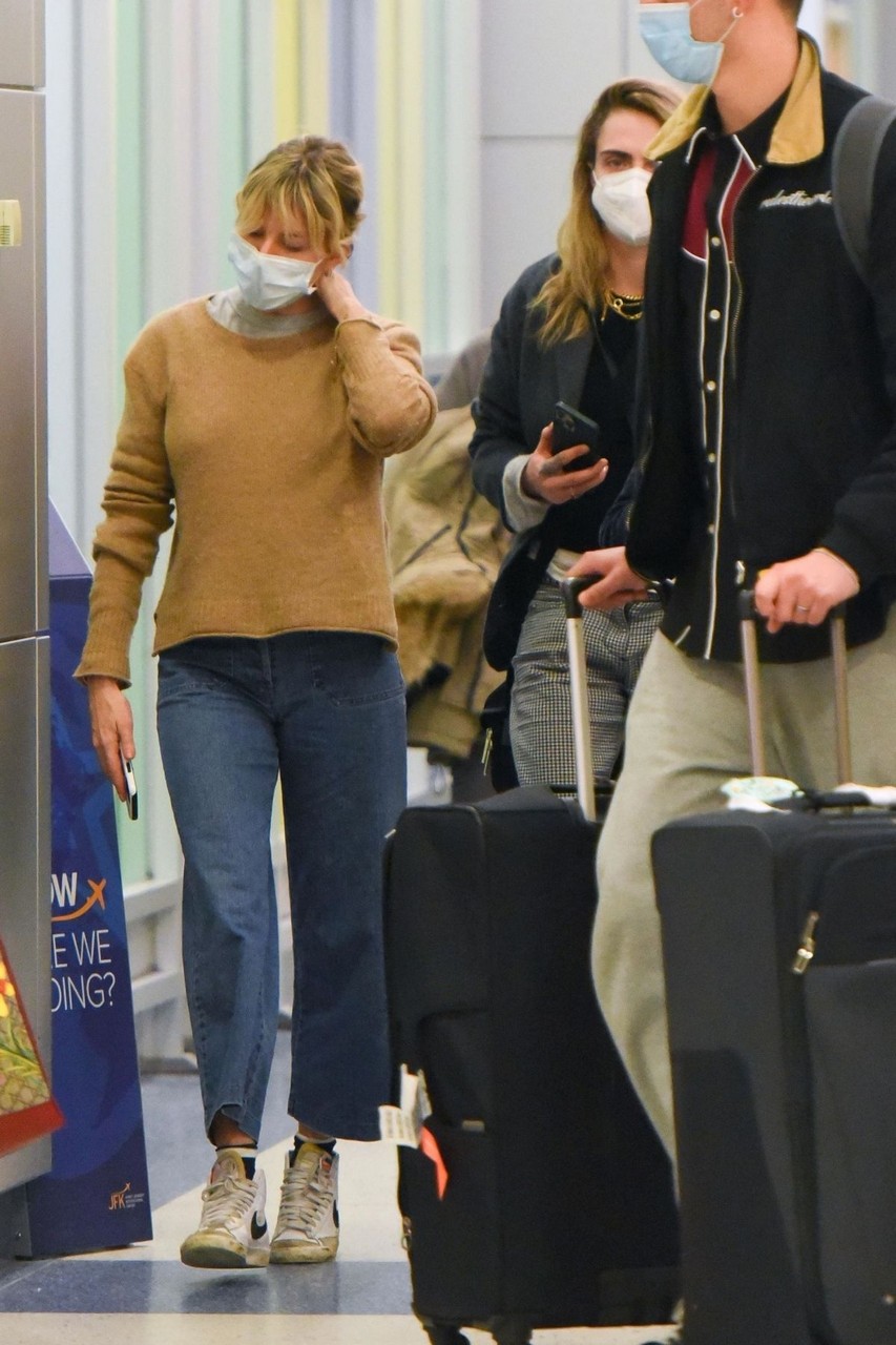 Sienna Miller Cara Delevingne Jfk Airport New York