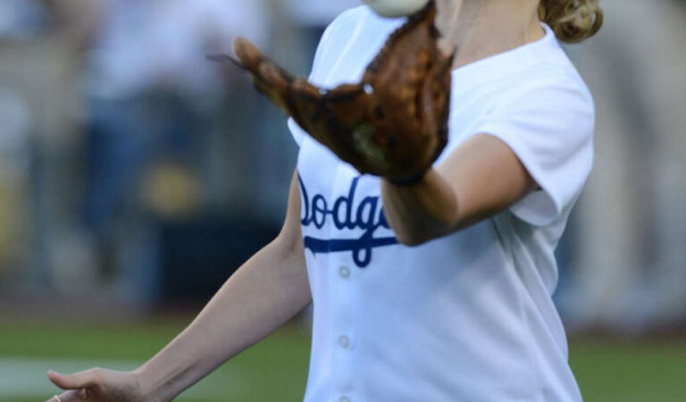 Sophia Bush Throw First Pitch Dodgers Game Los Angeles (33 photos)