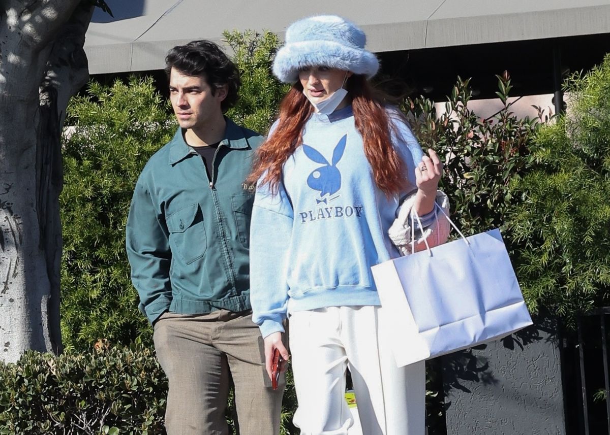 Sophie Turner And Joe Jonas Out For Lunch Los Angeles