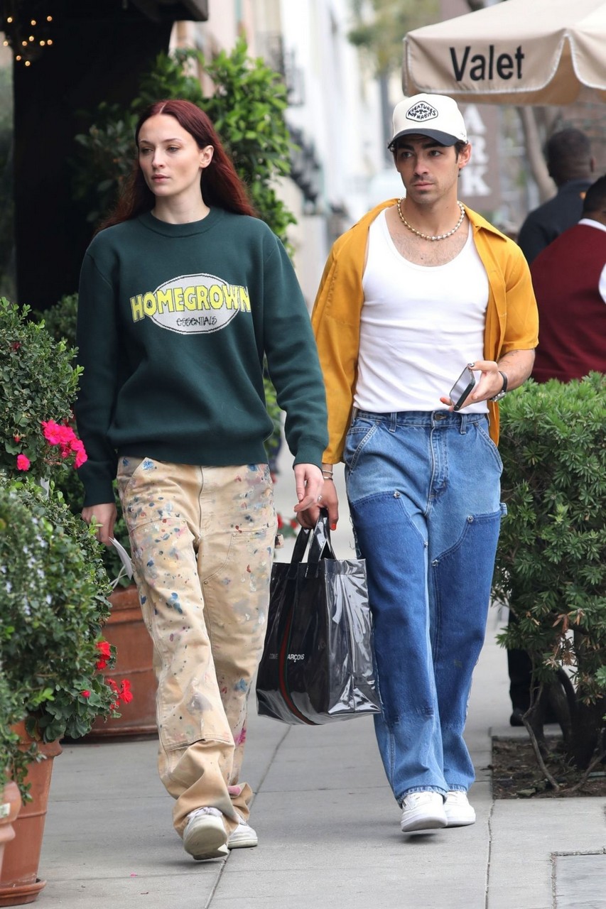 Sophie Turner Joe Jonas Shopping Sandro Clothing Store Beverly Hills