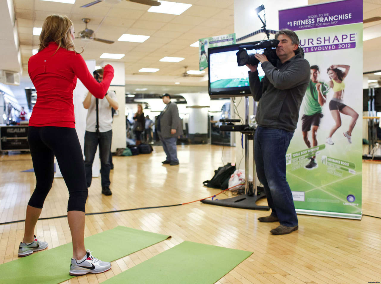 Stacy Keibler Launch Your Shape Fitness Evolved 2012 Videogame