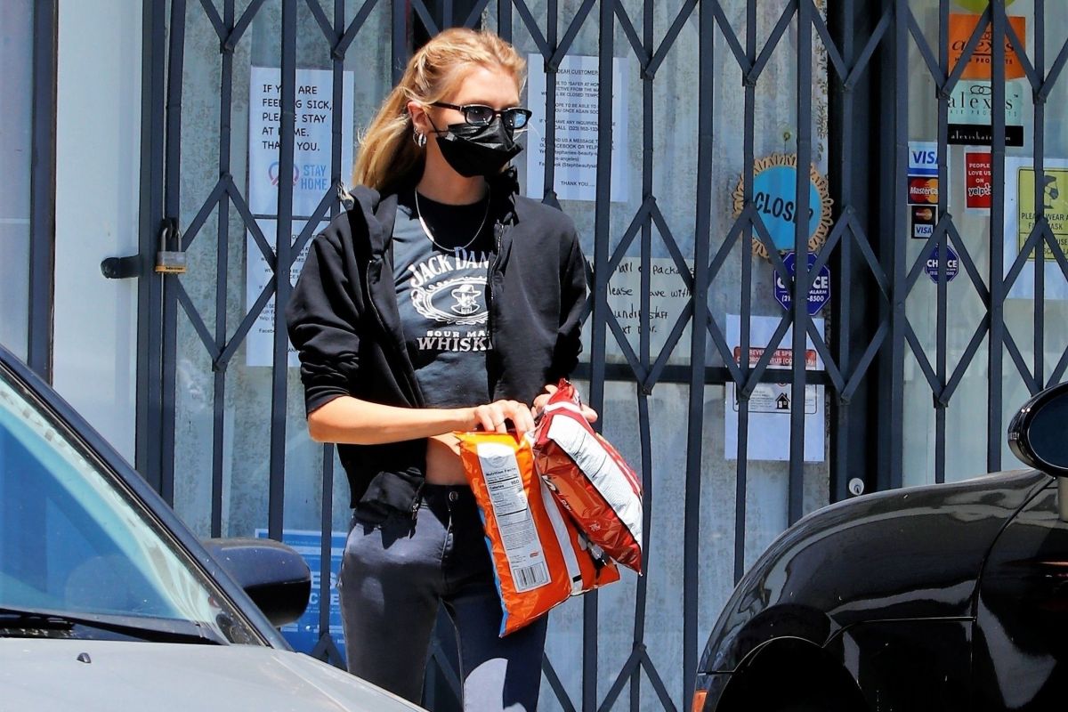 Stella Maxwell Out Shopping Los Angeles