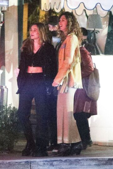Suki Waterhouse And Robert Pattinson Night Out With Friends West Hollywood