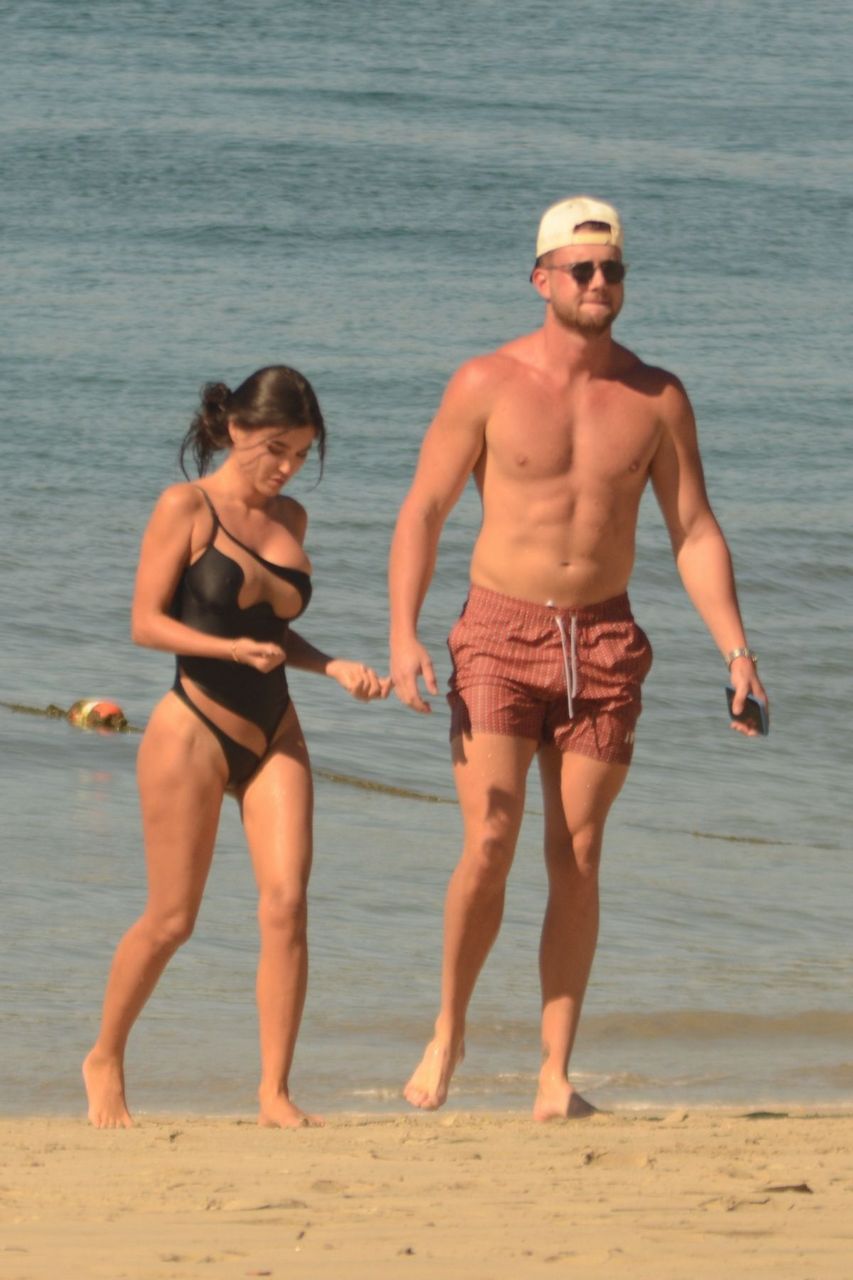 Sveta Bilyalova And Harry Jowsey Out Beach Of Papagayo Cost Rica