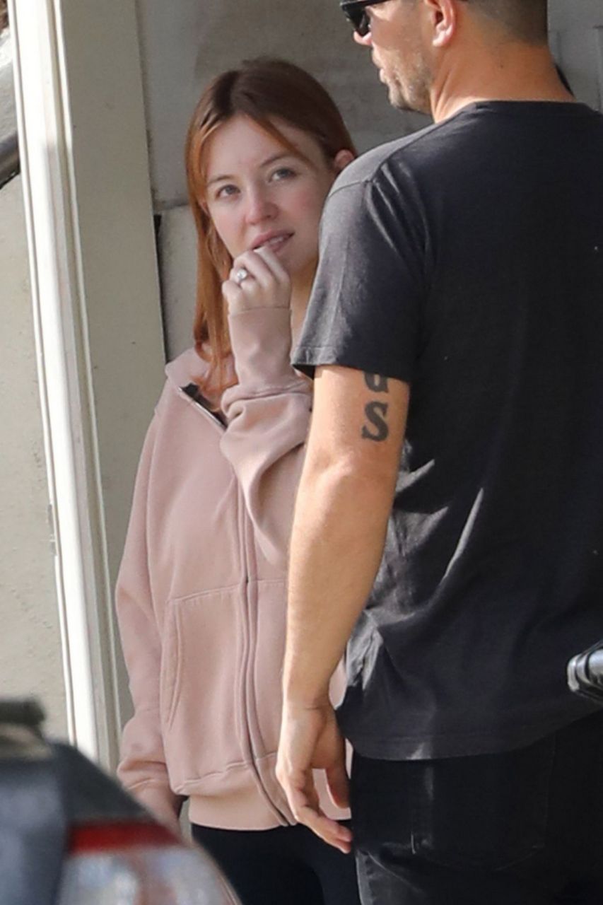 Sydney Sweeney Without Makeup Out Los Angeles