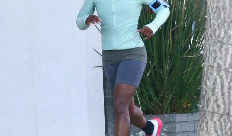 Synthia Erivo Out Jogging Los Angeles (10 photos)
