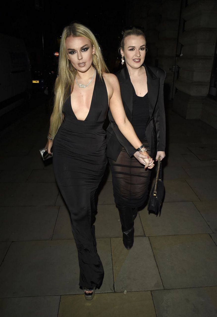 Tallia Storm And Rosie Williams Leaves Look Fantastic X Mac Event Manchester