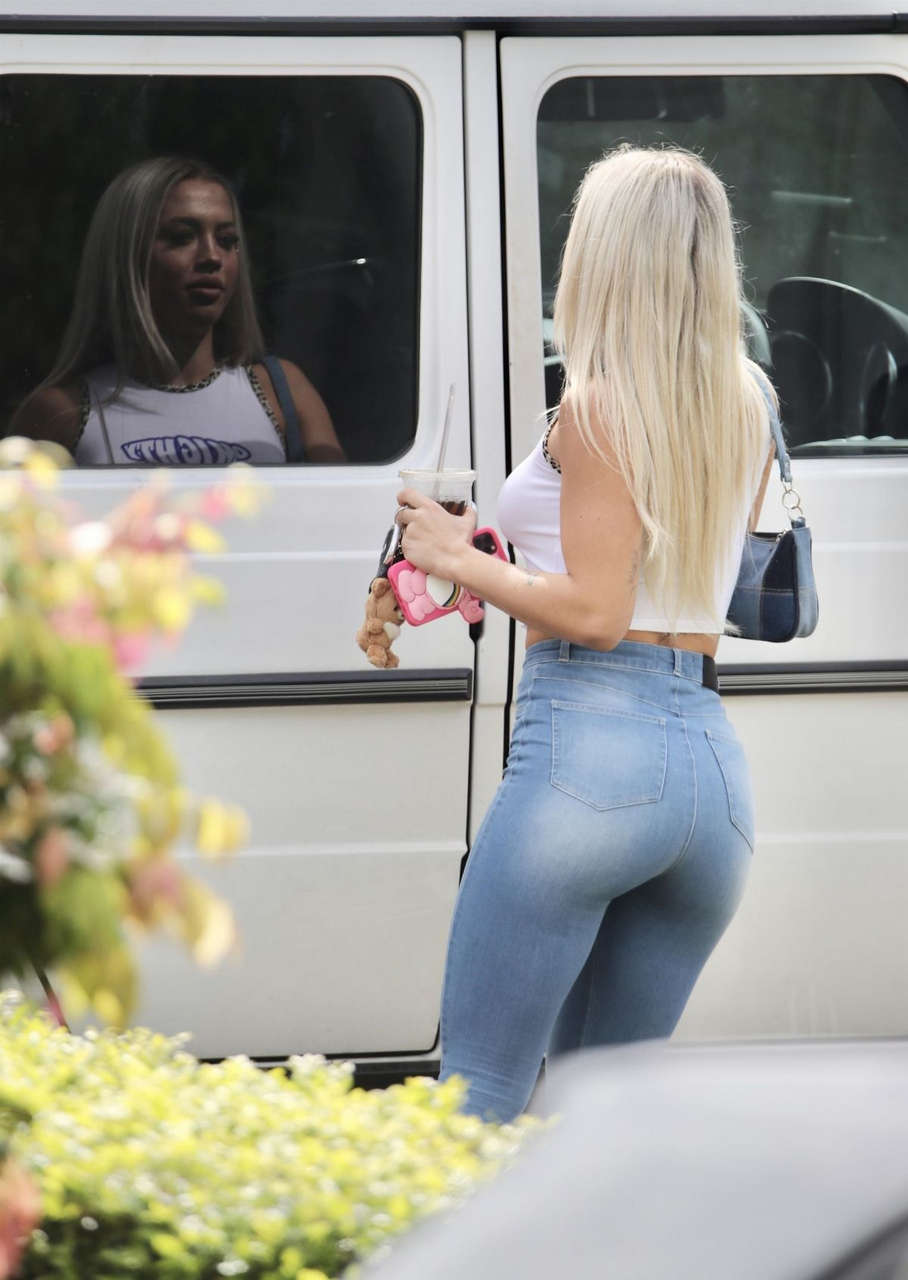 Tammy Hembrow Out N Brisbane