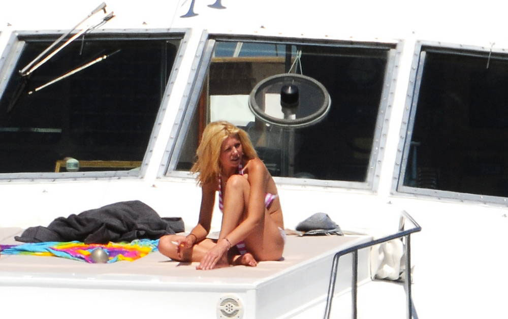 Tara Reid Bikini Yacht Saint Tropez