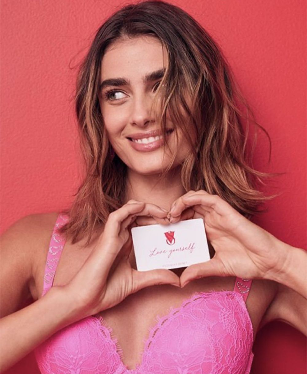 Taylor Hill For Victoria S Secret Valentines Day 2022 Campaign