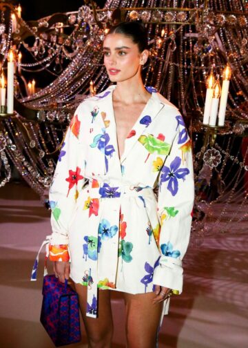 Taylor Hill Off White Spaceship Earth An Imaginary Experience Paris Fashion Week