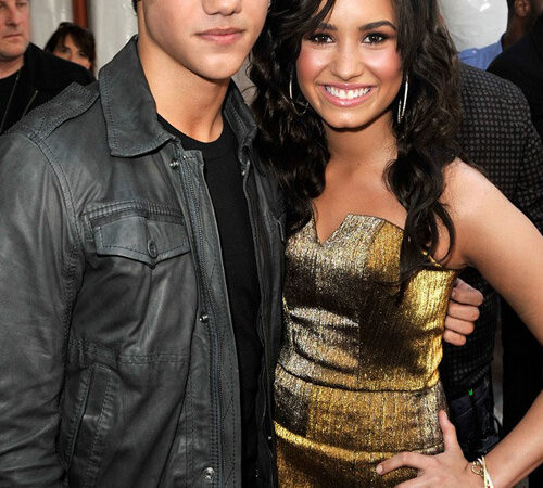 Taylor Lautner And Demi Lovato (2 photos)