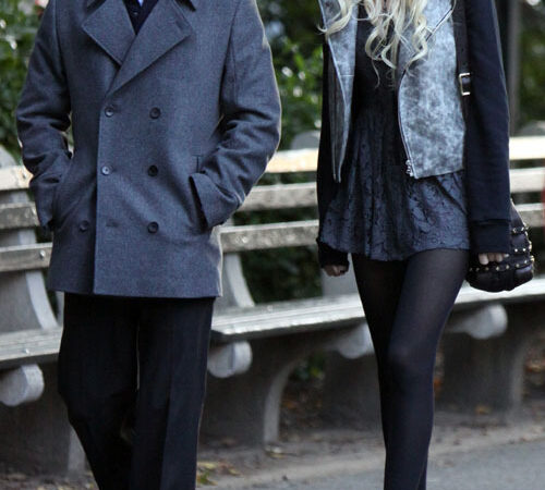 Taylor Momsen And Kevin Zegers (1 photo)
