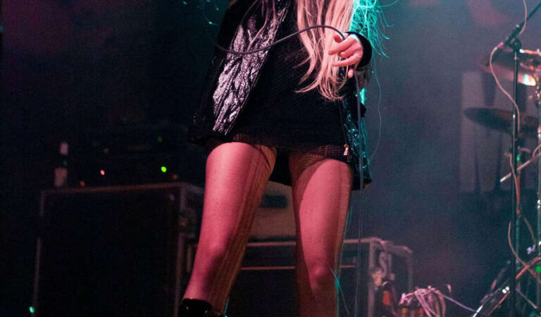 Taylor Momsen Performs Crofoot Ballroom Pontiac (9 photos)