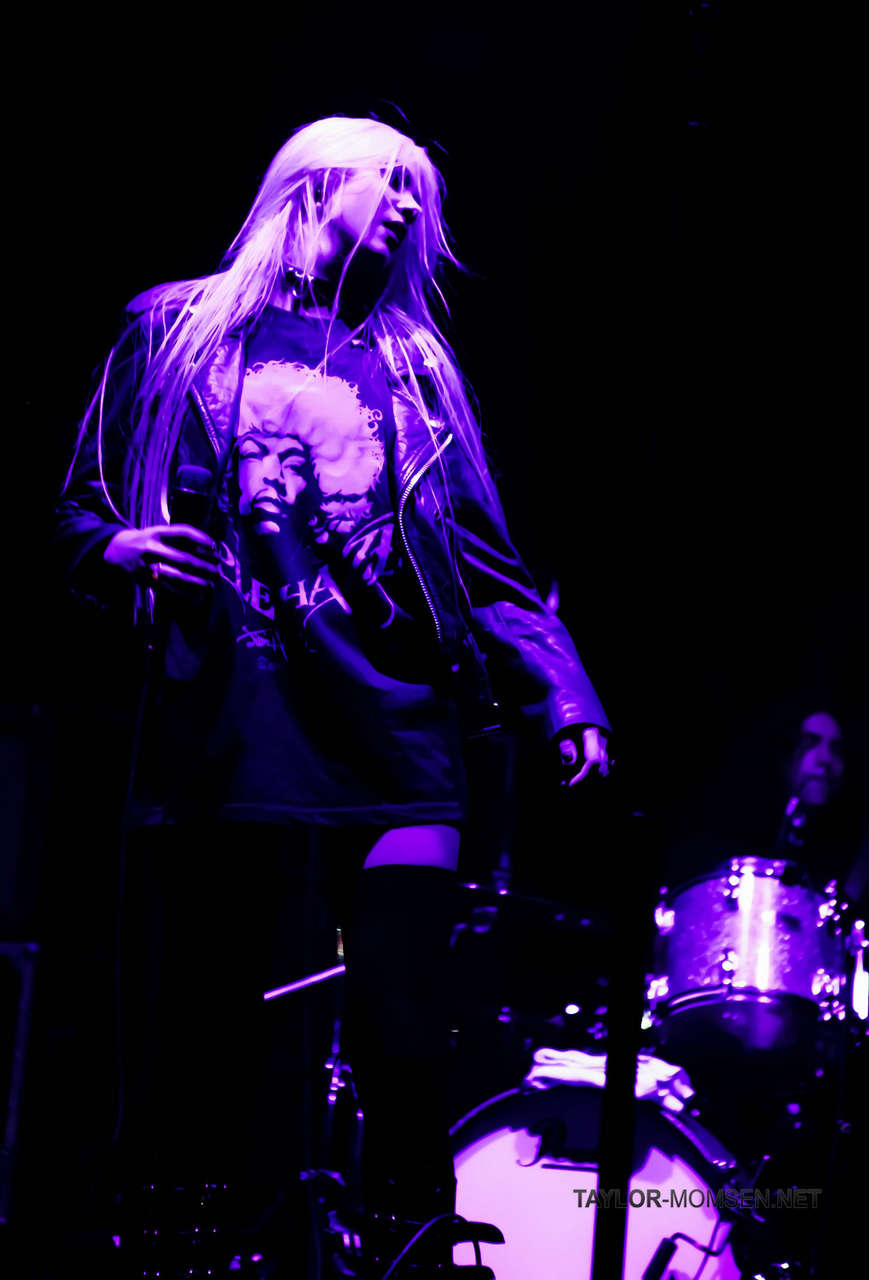 Taylor Momsen Performs Hammersmith Apollo London