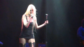 Taylor Momsen Performs Her Tour Germany